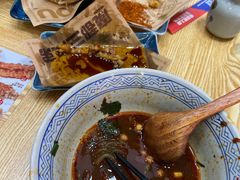 -魔都三兄弟酸辣粉·蘸卤炸串(虹桥万科店)
