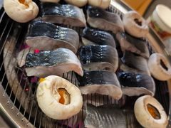 -围炉肉舍•炭烤活鳗•丹东海鲜烤肉(步行街店)