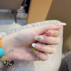 -花系美·美甲美睫精品店