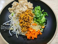 -两勺子一碗口水鸡拌面