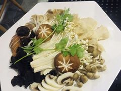 -骨捞专家·金华砂锅(西田城购物中心店)
