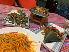-香巴拉云南餐厅(华莱坞店)