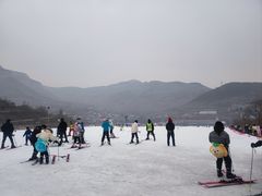 -济南卧虎山滑雪场
