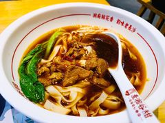招牌红烧牛肉米粉-呷佬·长沙手工米粉(金沙江路店)