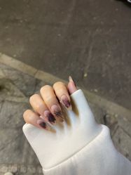 -花岐款式专研健康美甲沙龙