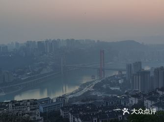 最近天气好，难得出太阳，想爬山就找了个附近的公园