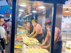 面包甜点陈列柜-蕃坊酥小蒙牛肉饼(怀远市场店)