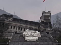 -四川汶川特大地震漩口中学遗址