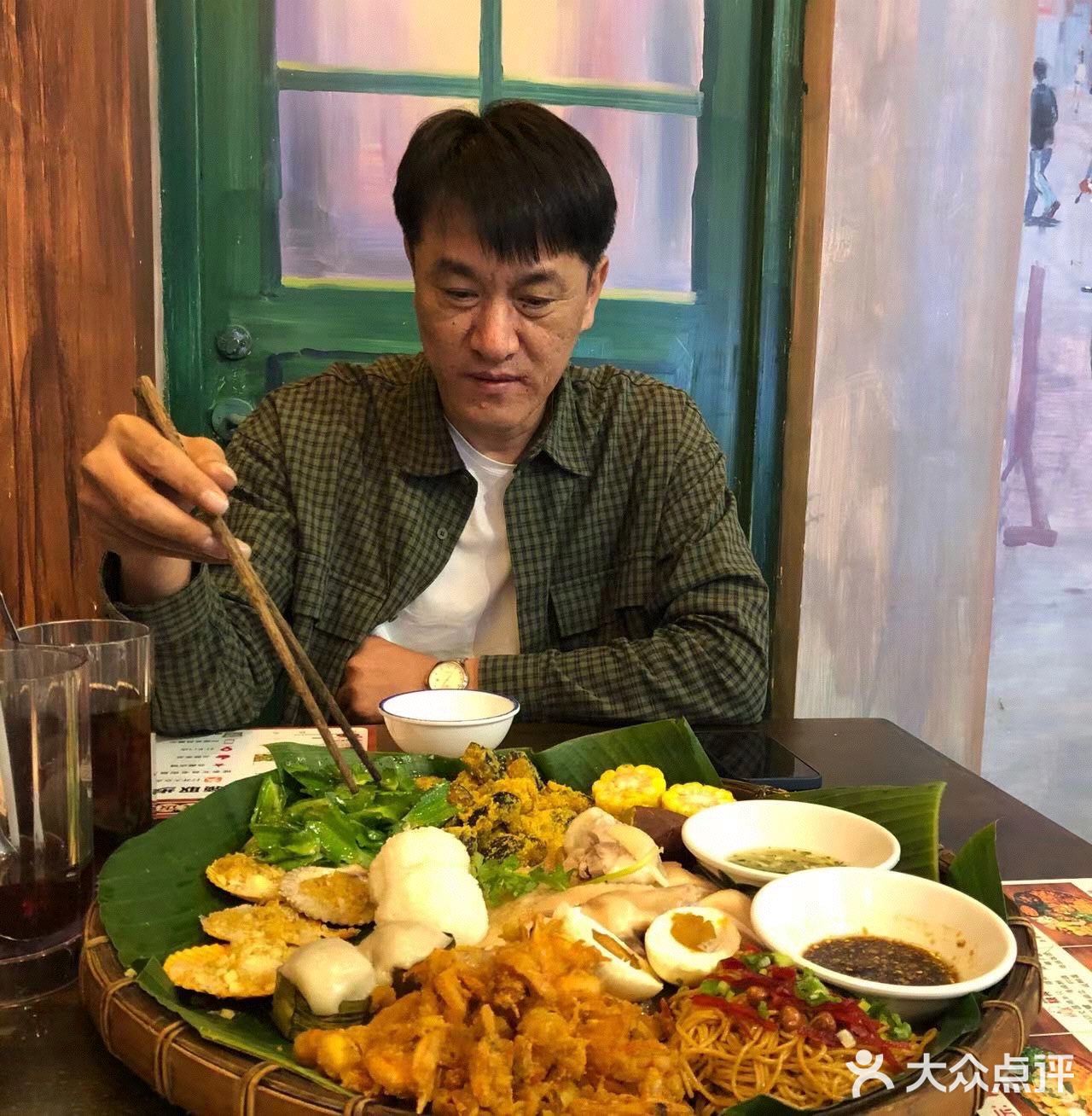 吸引眼球的这一簸箕耀眼的海南特色美食