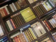 -钟书阁(松江泰晤士小镇店)