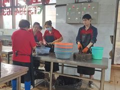 -凤凰路何眼镜香辣蟹(花果园店)