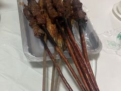 -布尔津河堤夜市