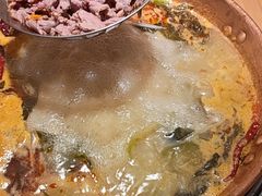 -洱火云南酸菜牛肉火锅(石景山当代商城店)