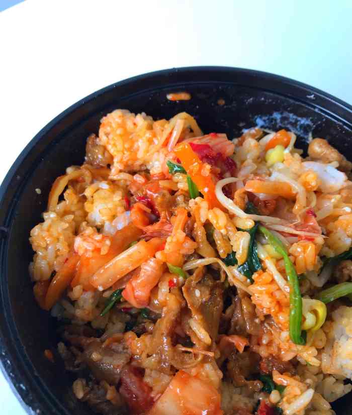 韩式石锅拌饭(金枫国际店)-"在学校点的外卖,包装不错.商家还送了两.