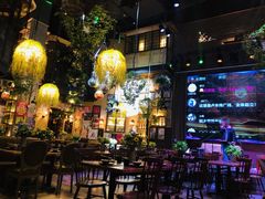 -临界音乐酒馆·小龙虾·江湖菜(华熙LIVE·鱼洞店)
