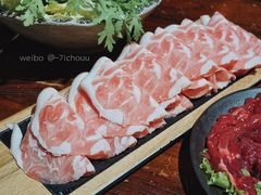 盟蒙羔羊-东巴婆婆云南鱼豆花火锅(大东门店)