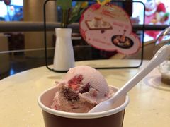 草莓单球-哈根达斯(宁波和义店)