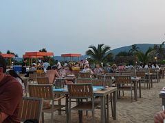-亚龙湾希尔顿自助餐厅·海鲜·烧烤·沙滩BBQ·现场乐队