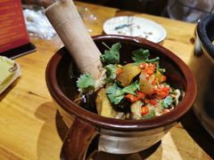 -老滇山寨•云南特色菜•地方菜•民族风情歌舞表演(金碧店)