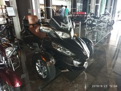 -苏州金鸡湖中茵皇冠假日酒店
