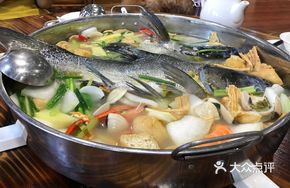 Mountain Spring Water Lean Wuchang Fish Sashimi