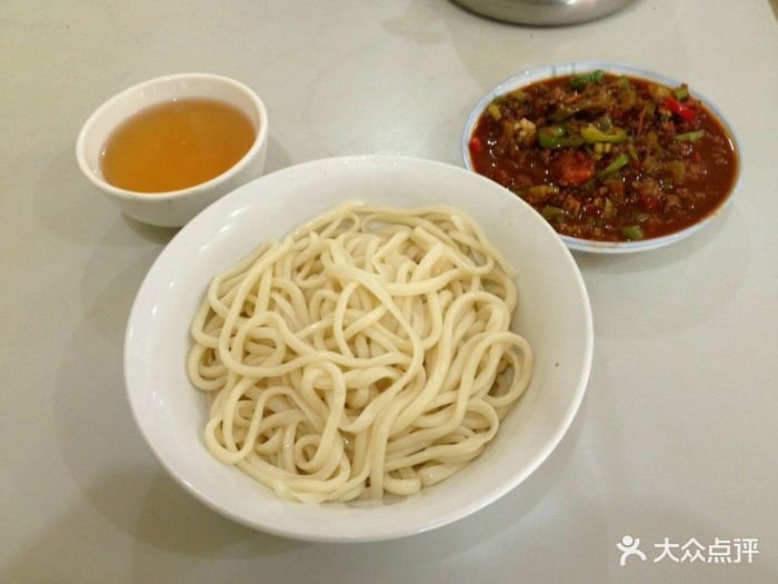 尤丽娅新疆风味美食新疆碎肉拌面图片