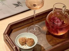 手冲玫瑰月光白茶-奈雪茶院·茶室茶馆(广州粤海天地店)