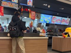 -麦当劳(上海虹桥站30B检票口楼上)