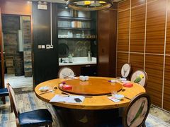 -琥珀老六龙虾(四里河店)