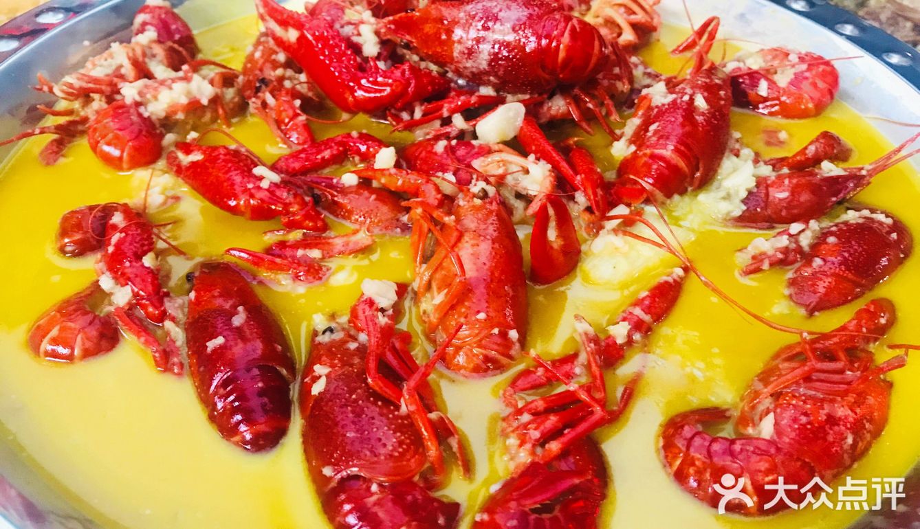 小龙虾是每天江苏新鲜运送的青虾，壳软新鲜肉嫩