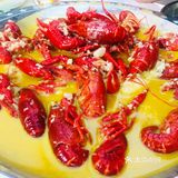 小龙虾是每天江苏新鲜运送的青虾，壳软新鲜肉嫩