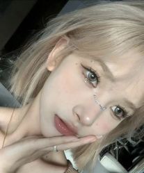 -丝语萱形象