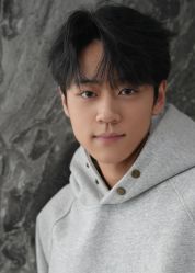 -一家只做男发烫染的店