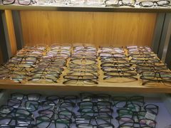 -优医视平价眼镜蔡司依视路折扣工厂店(德胜门店)