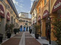 -佛罗伦萨小镇广佛名品奥特莱斯(疏港路店)