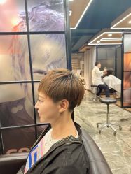 -Z.X HAIR SALON张新美业