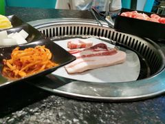 烤厚切黑香猪五花肉-烤路里·韩国品质自助烤肉(石路天虹4号店)