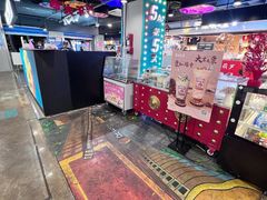 -第5大道精品休闲购物广场