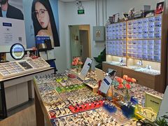 -天空之镜眼镜店蔡司依视路配镜授权零售店(望京颐堤港店)