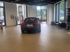 -TESLA 特斯拉(上海太古汇体验店)