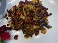 -蔼若春.传承三十年云南菜(金碧公园店)