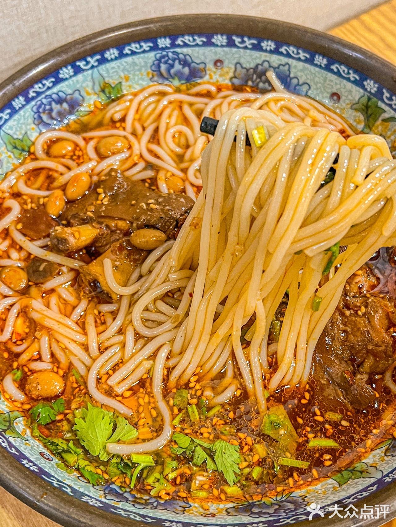 为了这口软糯蹄花粉二刷这家小面馆