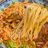 为了这口软糯蹄花粉二刷这家小面馆