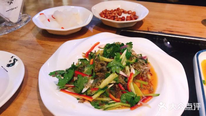 鱼神·脆肉鲩 全鱼宴(西乡店)凉拌鮰鱼皮图片