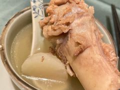 萝卜骨筒煲-沙龙酒家