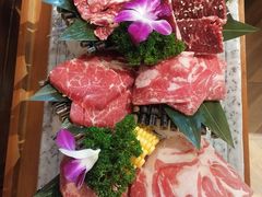 黑牛六拼-明洞阿姨·韩式酱蟹烤肉·创意料理(三元桥店)