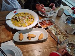 QQ酸汤鱼-蜜桃餐厅·伴山(湖滨商业街店)