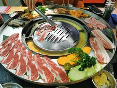 -哈哈碳都·牛肋条无限自助烤肉(宝龙店)