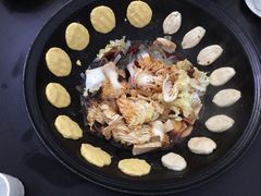 铁锅炖活鱼-铁锅炖活鱼