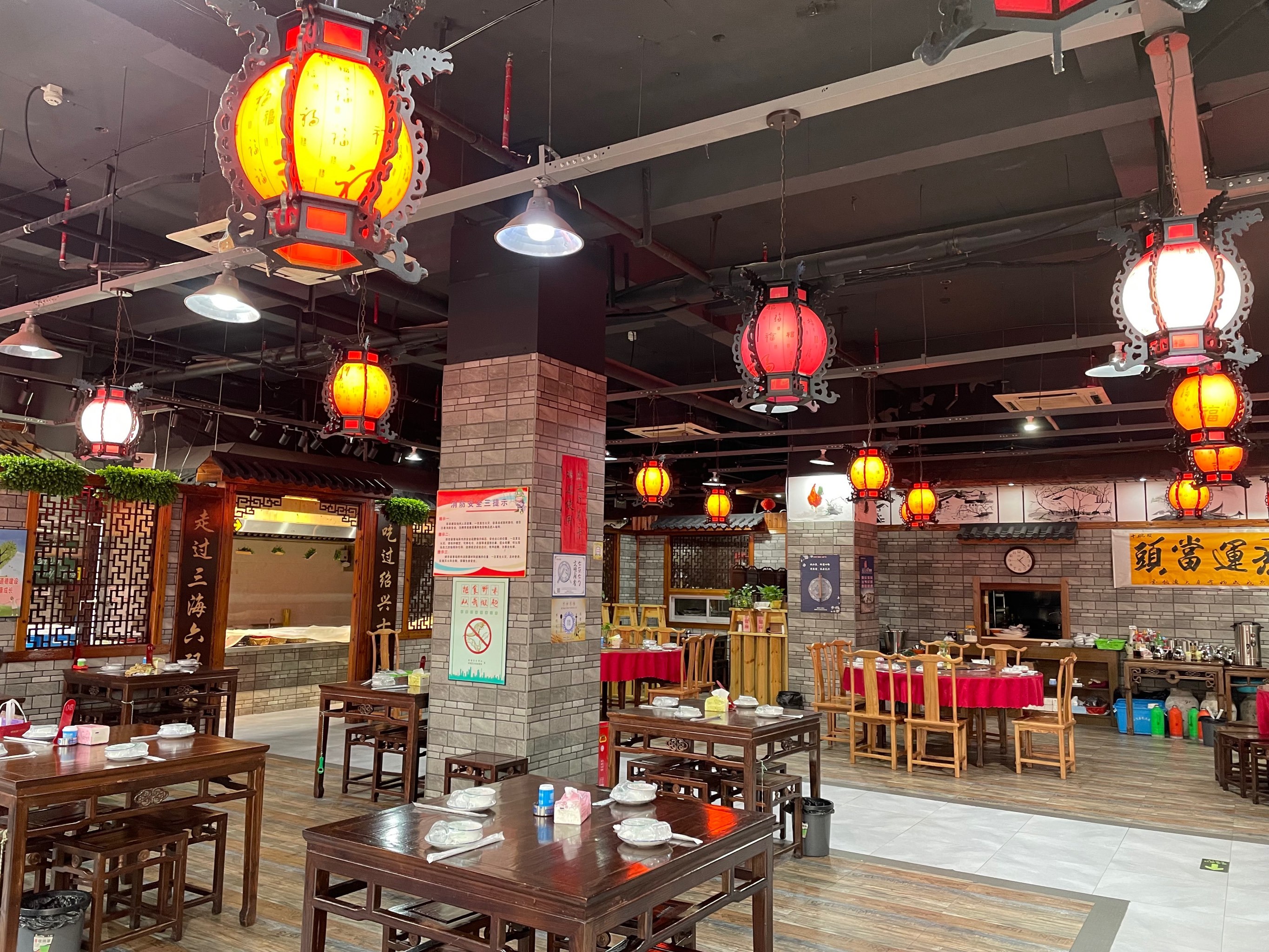 十碗头饭店,经营的是绍兴特色的菜肴.店内-大众点评